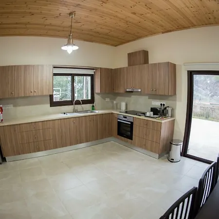 Chrystellie Group Holiday home