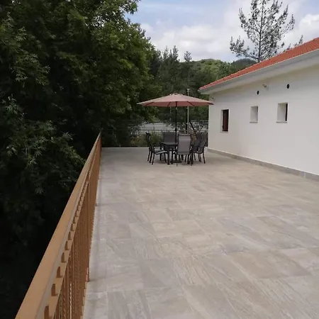 Chrystellie Group Holiday home *